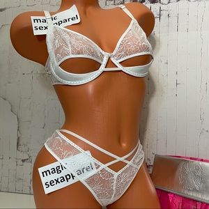 VS LUXE 34 36 BRA M PANTY SET CRYSTALS EMBROIDERY
